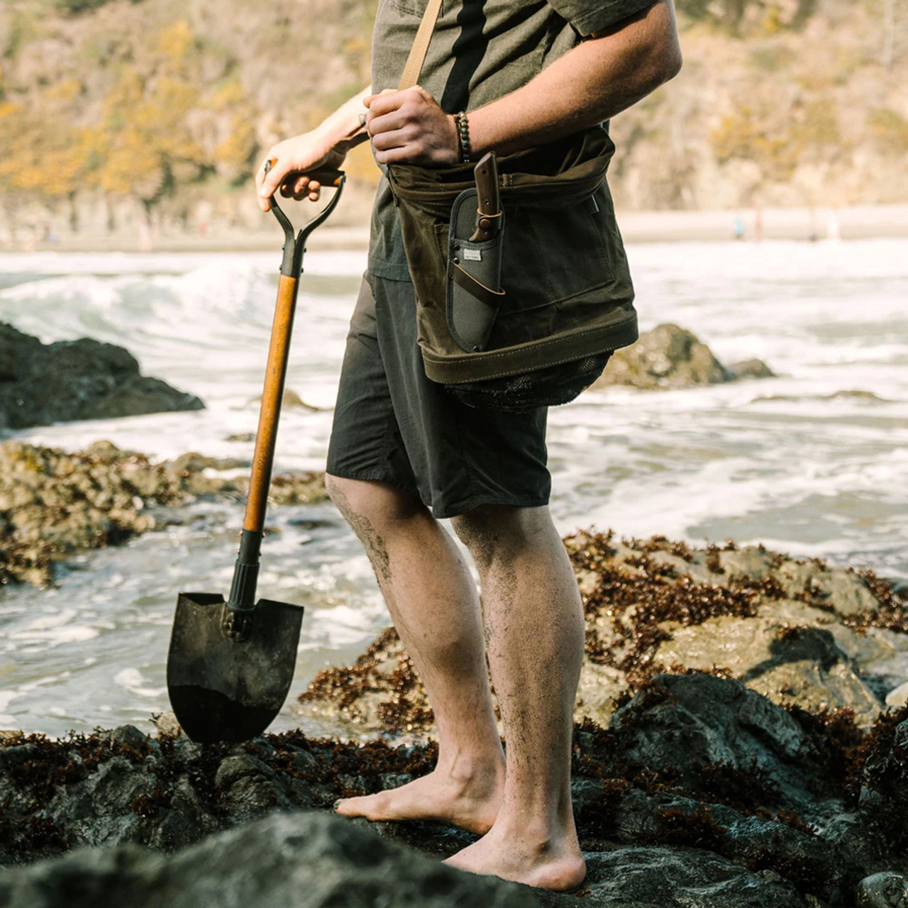 Barebones Living Folding Shovel - Beechwood (38" Overall Length) 3 Positions - Image 2